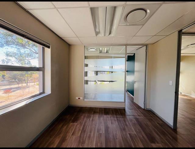 183M² OFFICE FOR SALE IN BROADACRES